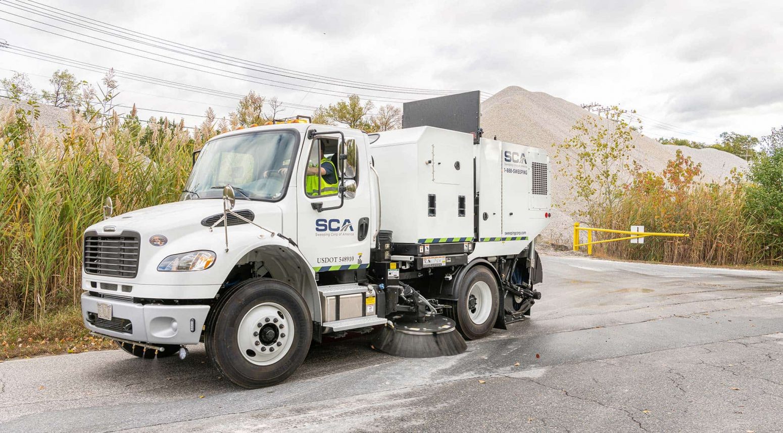 Los Angeles, CA Parking Lot & Street Sweeping Services Sweeping Corp